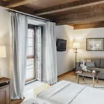 Hotel De 4*