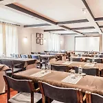 Hotel De 4*