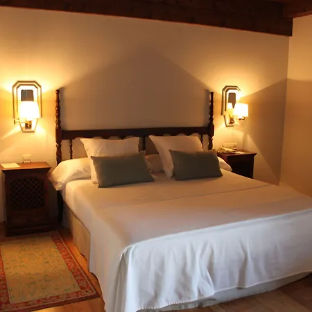 מלון De באיונה