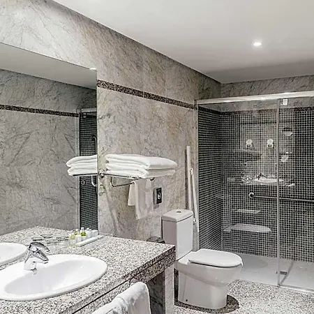 Hotel De 4*