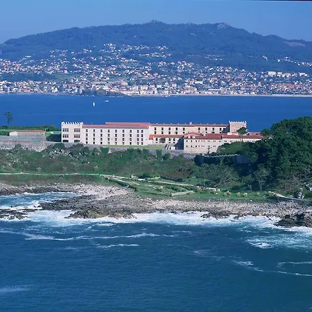 Hotell De 4*
